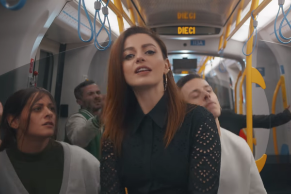 Annalisa È Online il video di “Dieci”